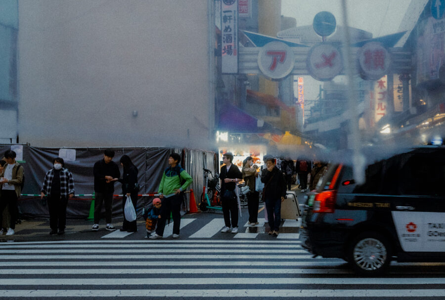 La grande traversata, street photography a Tokyo