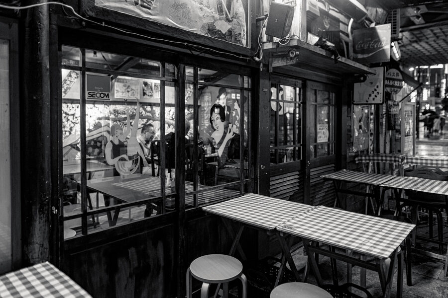 Terrazza vuota, street photography a Tokyo