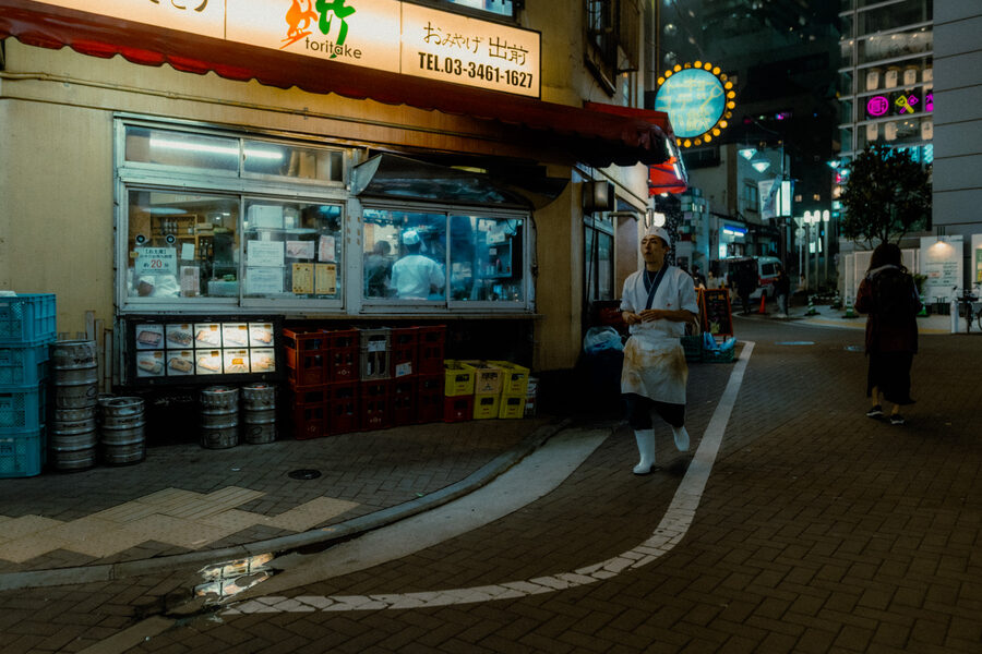 La cucina all'angolo, street photography a Tokyo