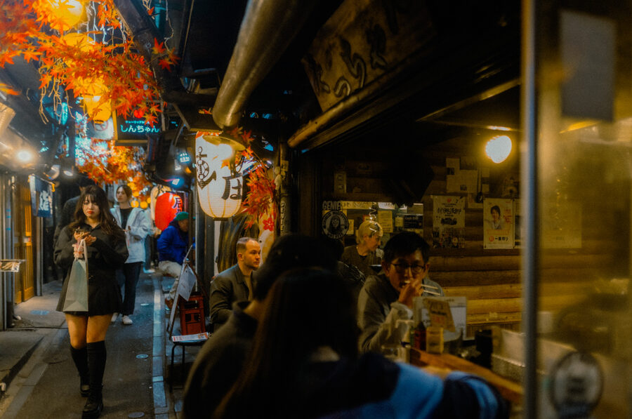 Notte d'autunno, street photography a Tokyo