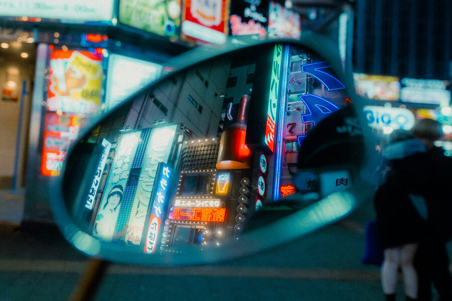 La città nel retrovisore, street photography a Tokyo