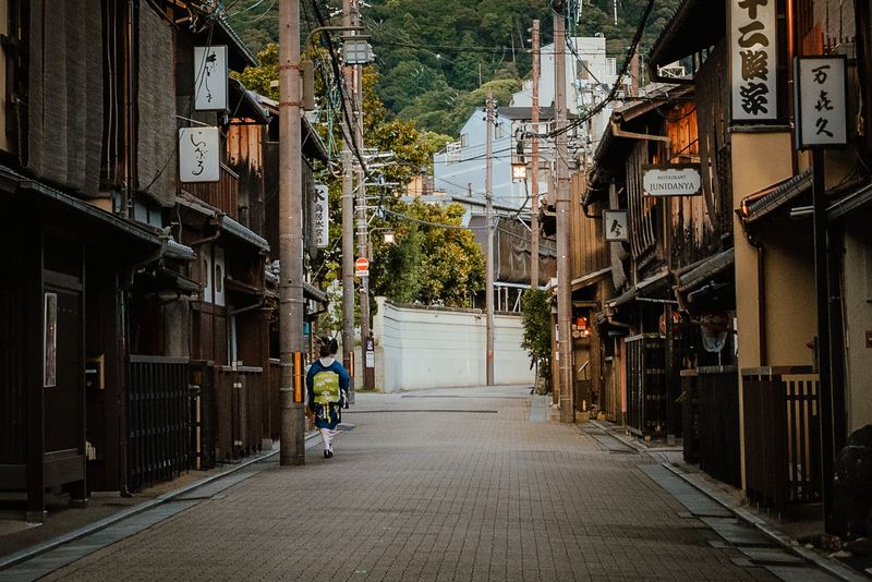 Kyoto oltre le cartoline: Pontochō e i vicoli di Gion