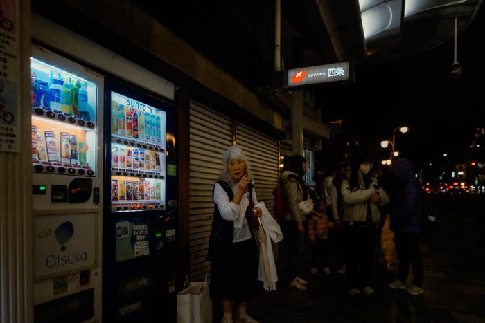 Kyoto taxi incrocio centro, fotografia di viaggio e street photography in Giappone
