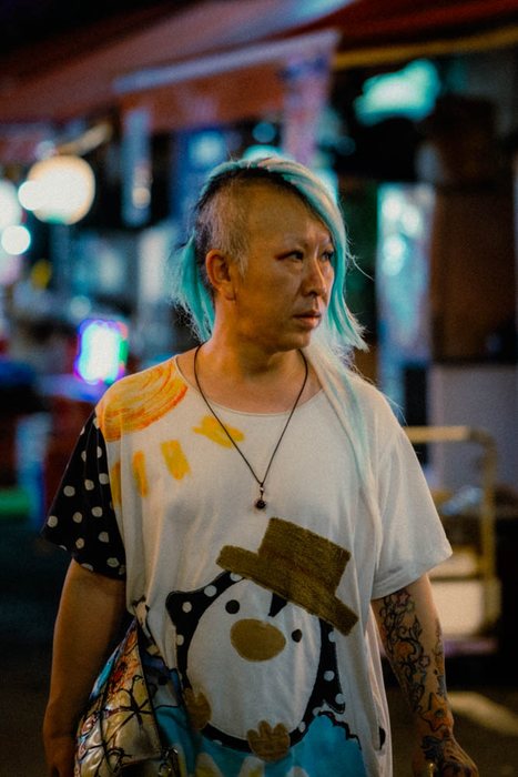 Osaka cuoco bancarella notte, fotografia di viaggio e street photography in Giappone