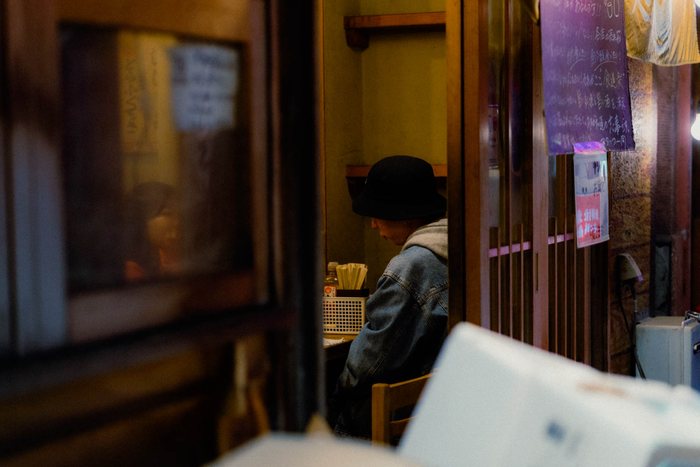 Osaka negozio libri marciapiede, fotografia di viaggio e street photography in Giappone