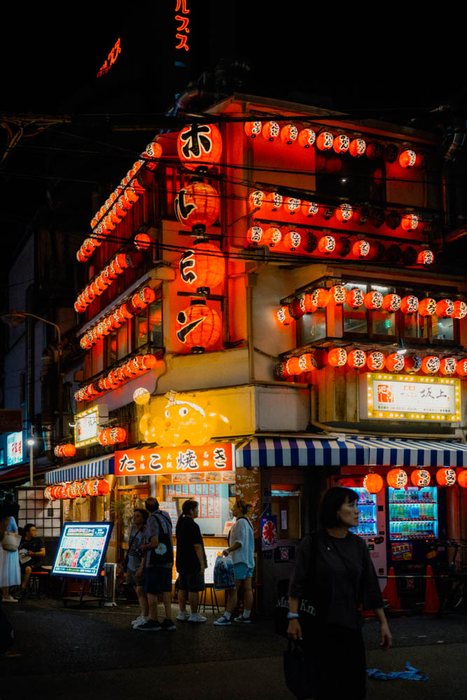 Osaka ragazza vagone metro, fotografia di viaggio e street photography in Giappone