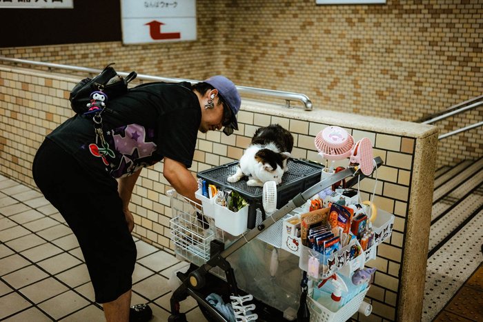 Osaka ristorante tenda gialla, fotografia di viaggio e street photography in Giappone