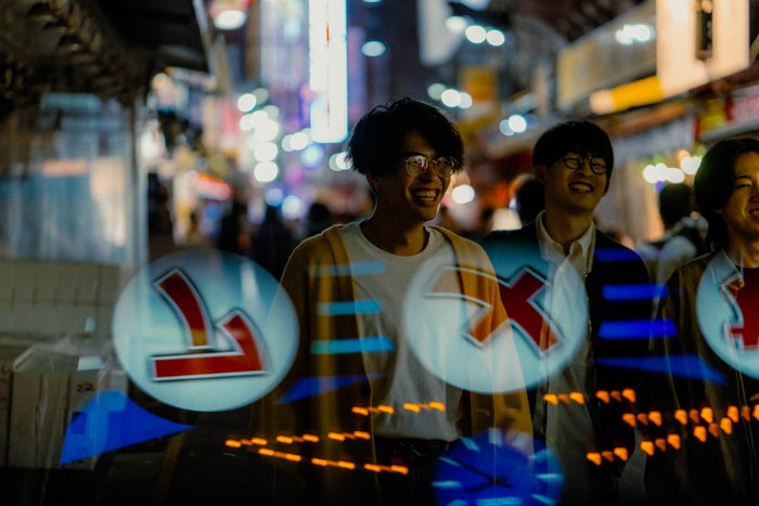 Osaka sacchi bianchi vicolo, fotografia di viaggio e street photography in Giappone