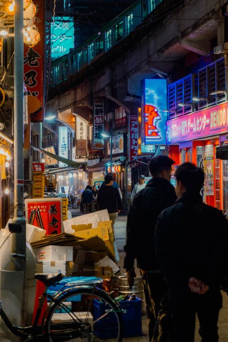 Osaka sala giochi colorata, fotografia di viaggio e street photography in Giappone