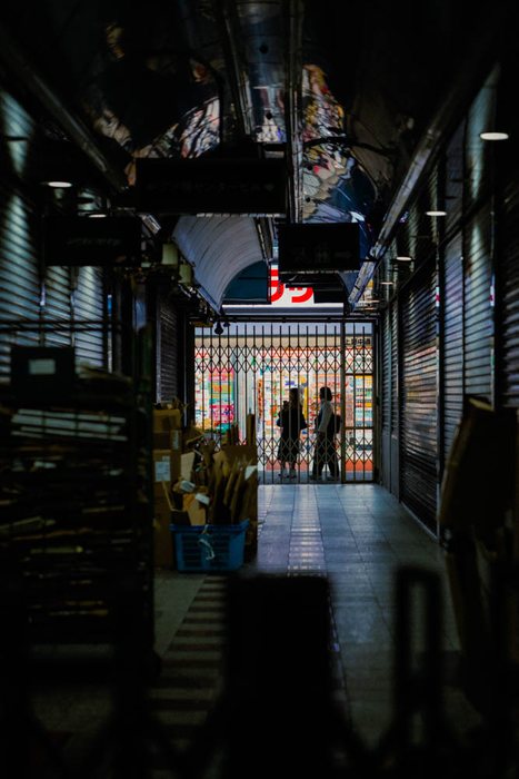 Osaka yakitori bancarella notte, fotografia di viaggio e street photography in Giappone