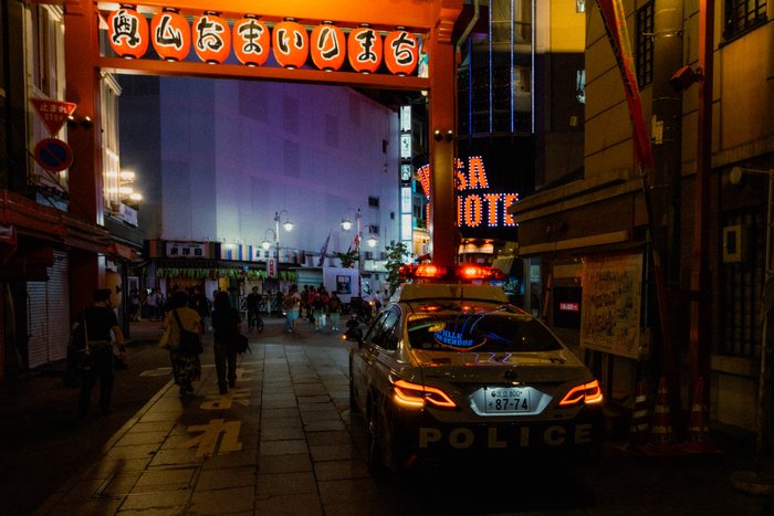 Tokyo banco ramen clienti, fotografia di viaggio e street photography in Giappone