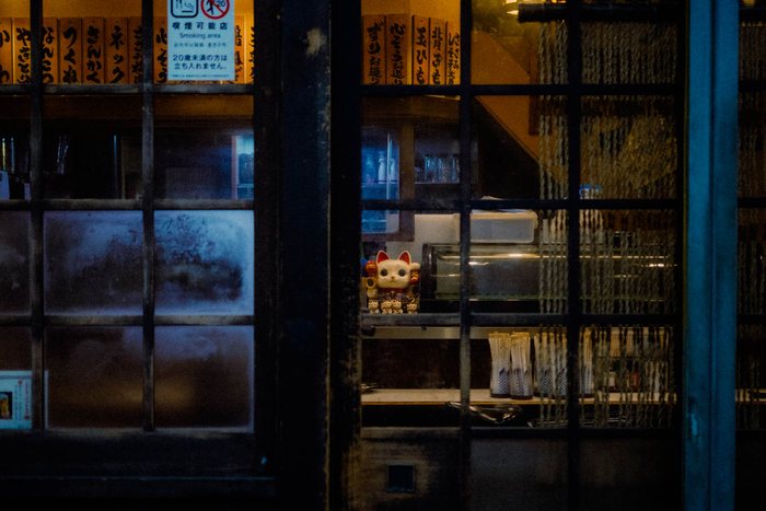 Tokyo incrocio luci colorate, fotografia di viaggio e street photography in Giappone