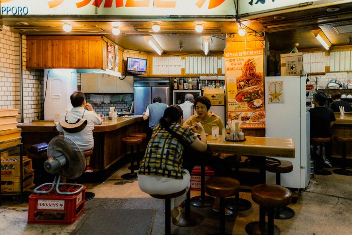 Tokyo mercato chiuso serrande, fotografia di viaggio e street photography in Giappone