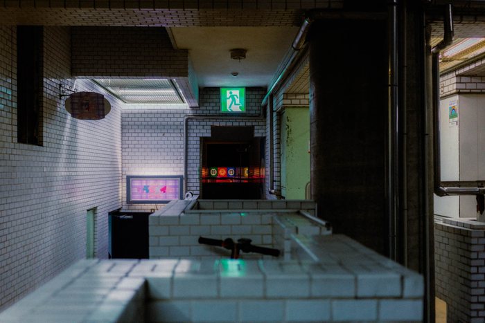 Tokyo ristorante tenda trasparente, fotografia di viaggio e street photography in Giappone