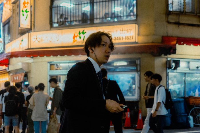 Tokyo telefono luce rosa, fotografia di viaggio e street photography in Giappone