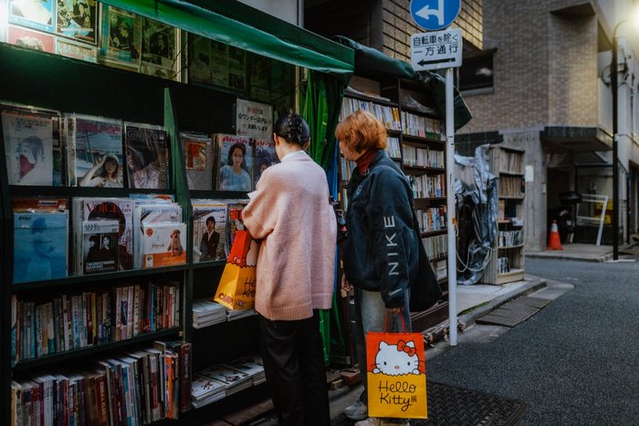 Tokyo uomo camicia vapore, fotografia di viaggio e street photography in Giappone