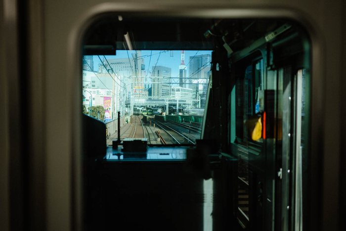 Yokohama bancarella pupazzi colorati, fotografia di viaggio e street photography in Giappone